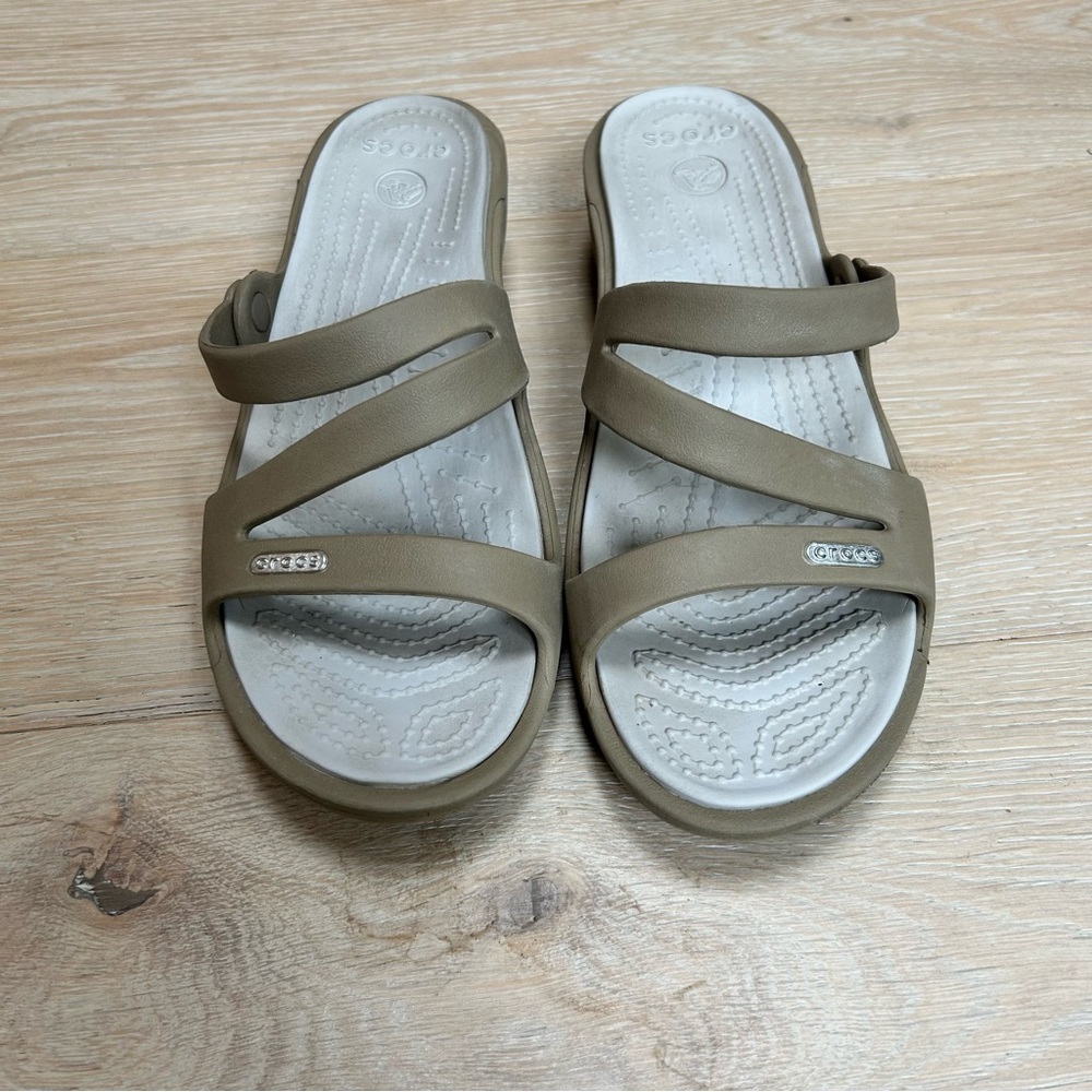Women's Croc Sandals Size 9 Tan Patricia Mini Wedge